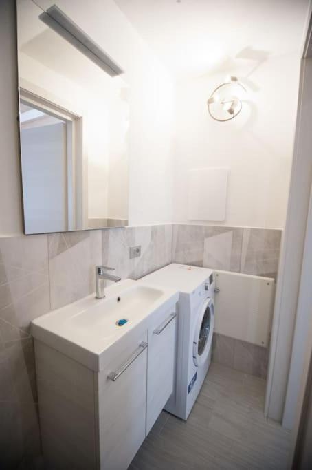 Апартаменти Casa Gemma - Big Family House With Free Parking Сан-Джованні-Лупатото Екстер'єр фото